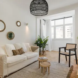 Casa Boma - Shining & Spacious With Balcony - Alvalade I Lisboa